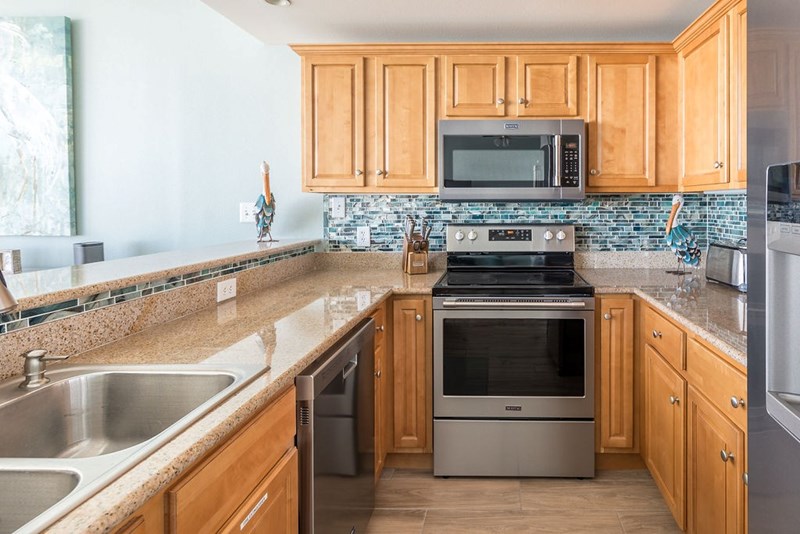 Fully equipped kitchen with all new appliances