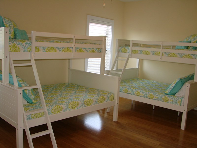 Third bedroom has 2 sets of bunks with full bottoms and twin tops!