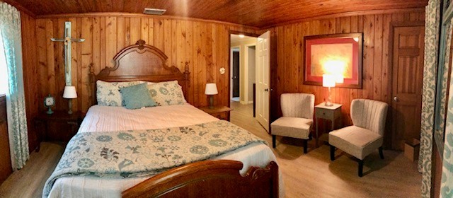 Guest room 4- 2nd floor, sleeps 2, queen bed