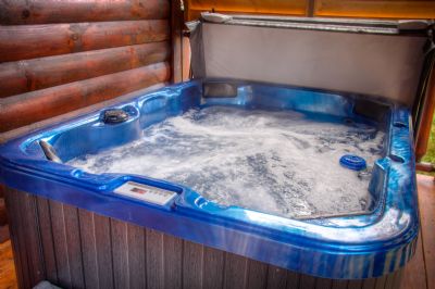 Absolutely, Campfire Dreams has a hot tub.