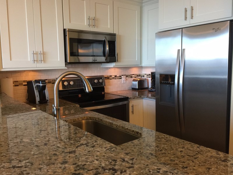 Shaker cabinets and granite