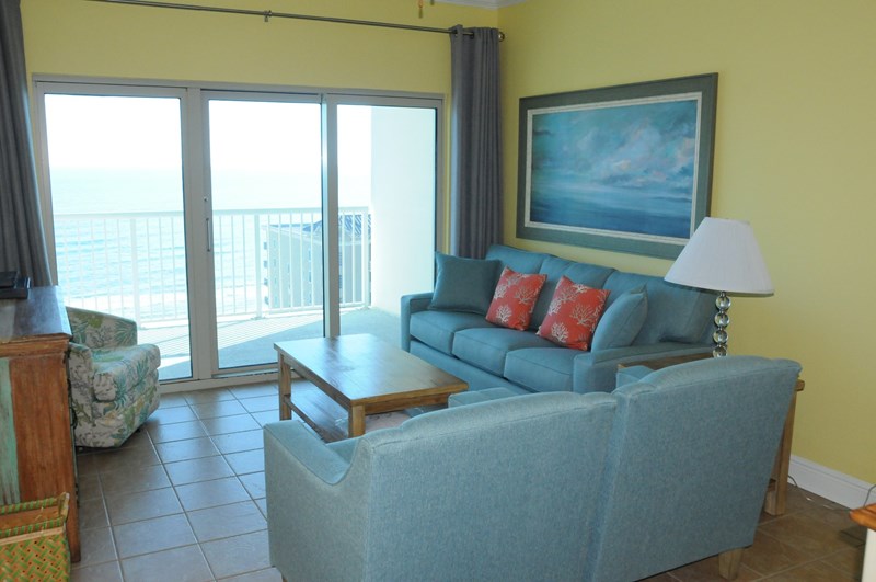 Relax in this updated Living Room while taking in views of the Gulf