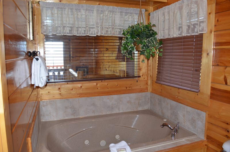 Jacuzzi Tub in the 2nd bathroom